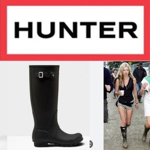 TALL HUNTER RAIN BOOTS. BLACK. US 6M/7F.